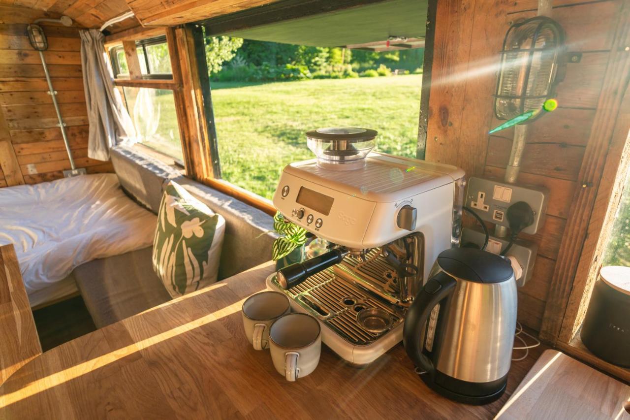阿克菲尔德 Delightful 2 Bed Double Decker Bus With Hot Tub酒店 外观 照片